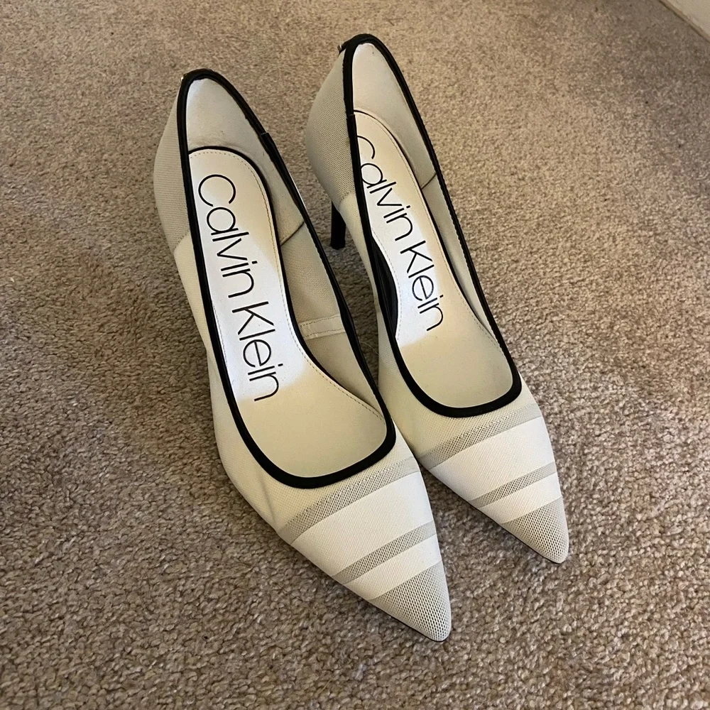 Calvin Klein Rimini Pumps size 8 - Picture 3 of 3